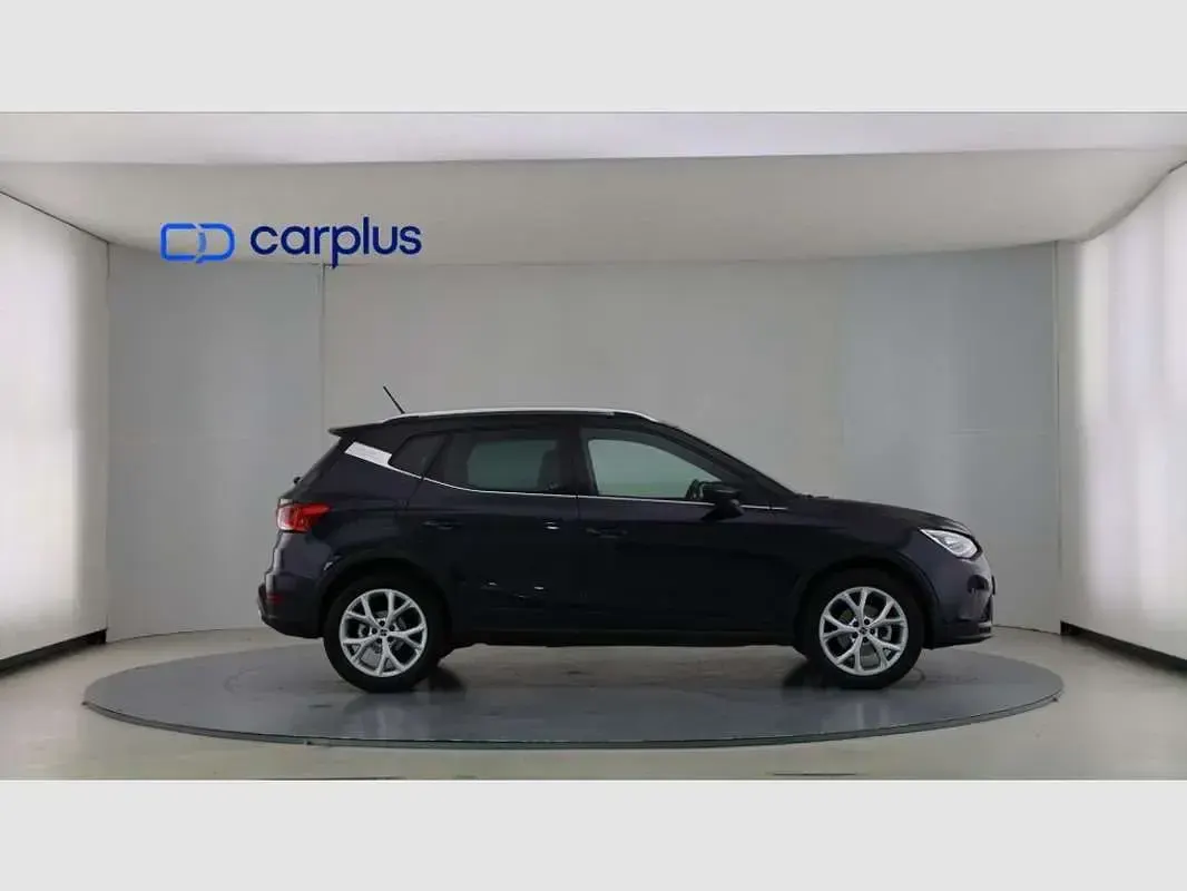 Usado Seat Arona FR 110 CV (80 kW) 2022 Negro SUV