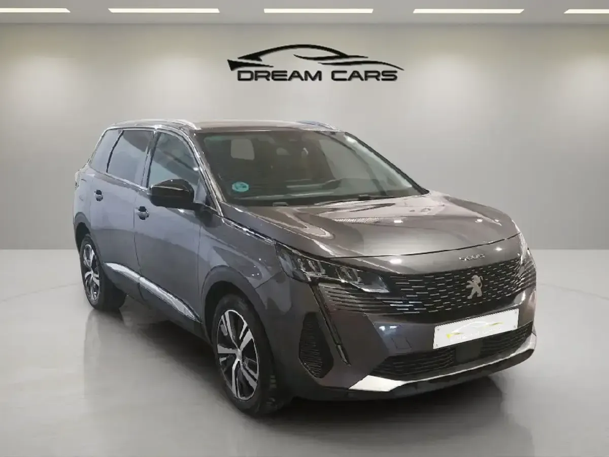 Usado Peugeot 5008 Allure 130 CV (95 kW) 2021 Gris SUV