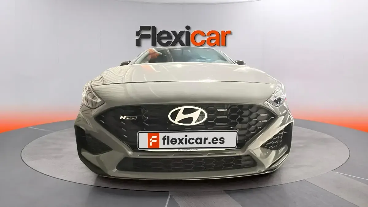 Usado Hyundai i30 N Line 140 CV (102 kW) 2025 Gris Berlina