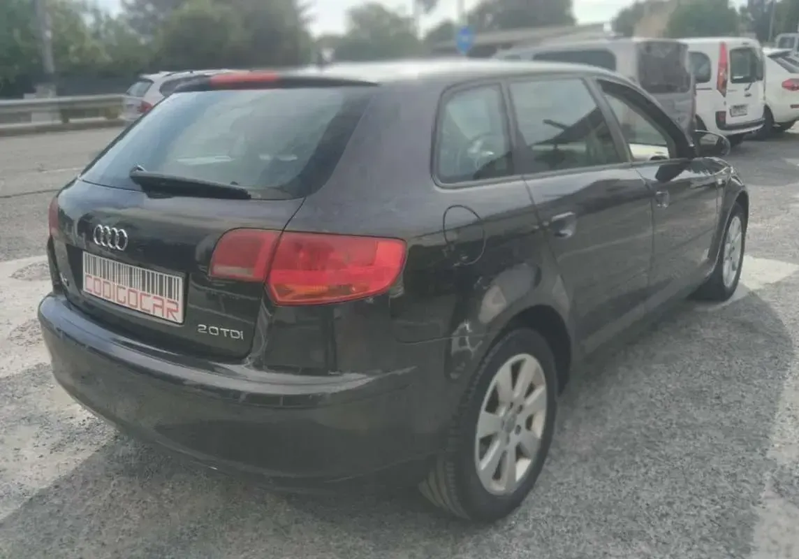 Usado Audi A3 Sportback Ambiente 140 CV (102 kW) 2007 Negro Utilitario