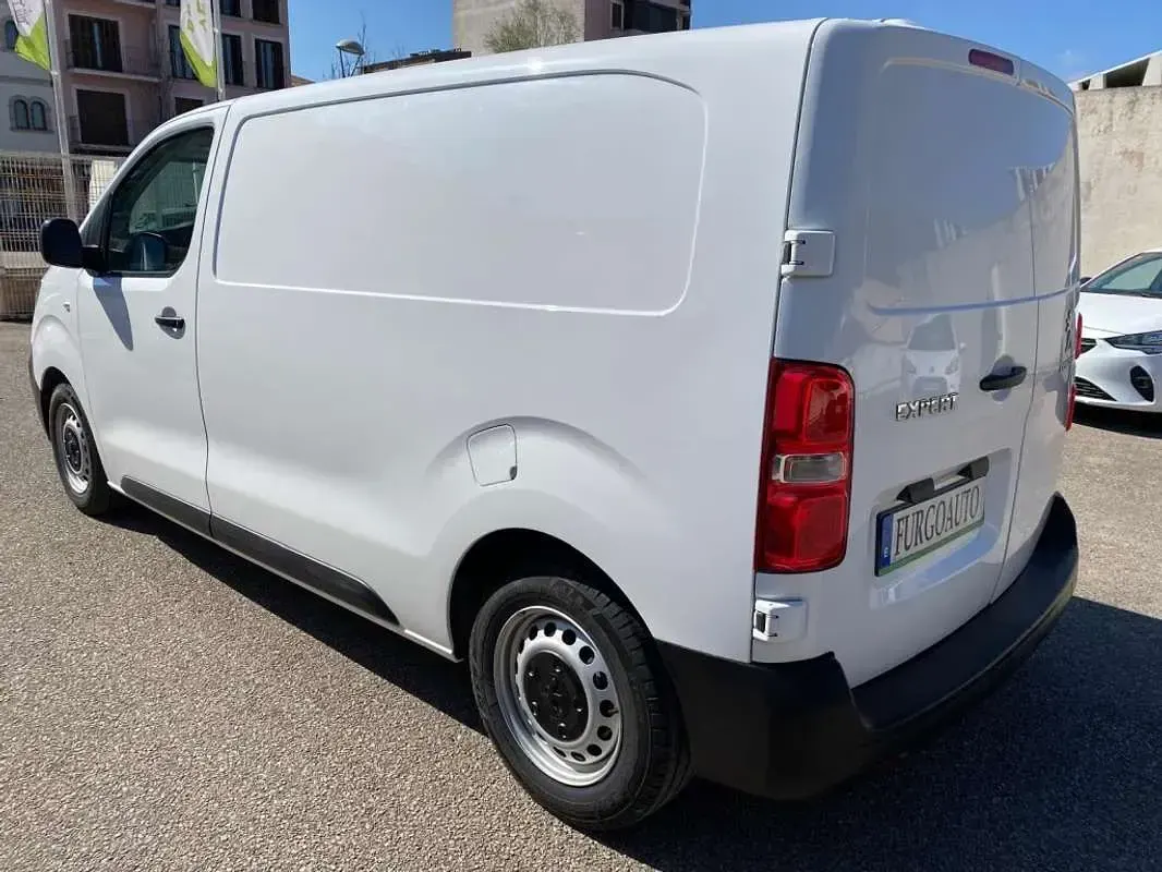Usado Peugeot Expert S 120 CV (88 kW) 2022 Blanco Van