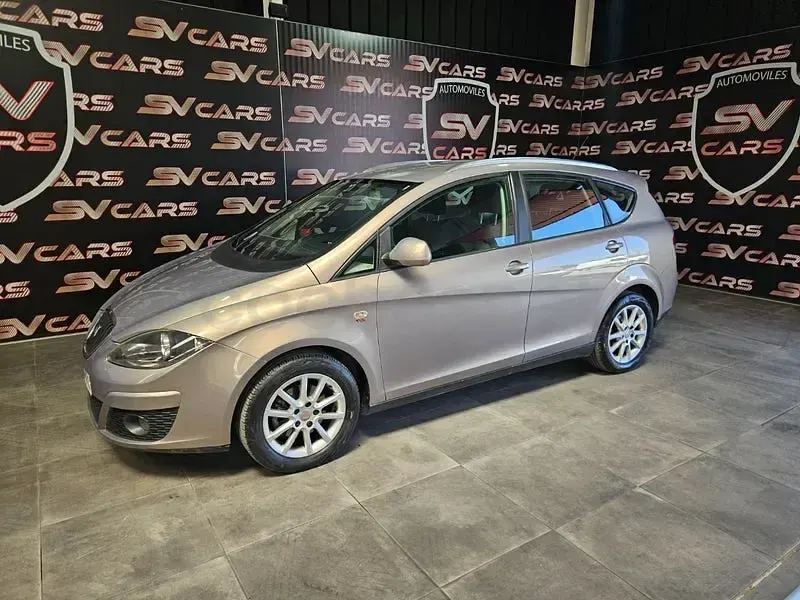 Usado Seat Altea XL Style 140 CV (102 kW) 2011 Beige Monovolumen
