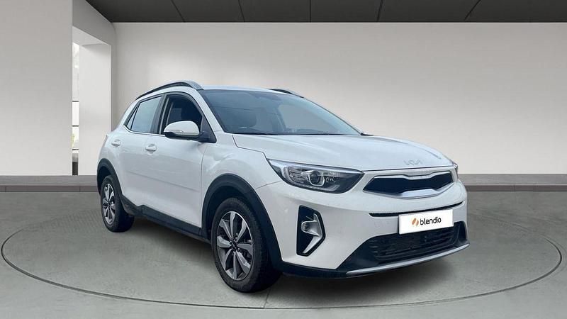 Usado Kia Stonic 100 CV (73 kW) 2025 Blanco SUV