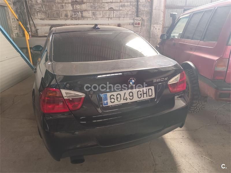 Käytetty BMW 320 Sport Line 163 HP (119 kW) 2008 Musta Sedan
