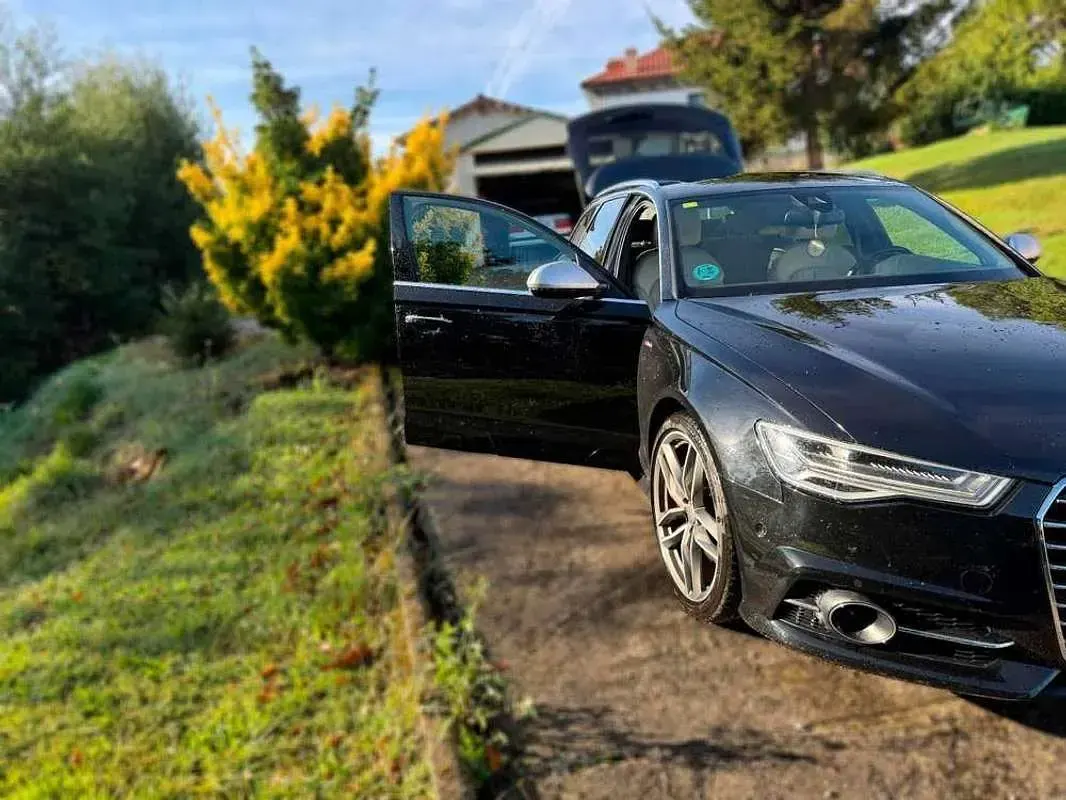 Käytetty Audi A6 S-Line 272 HP (200 kW) 2016 Musta Farmari
