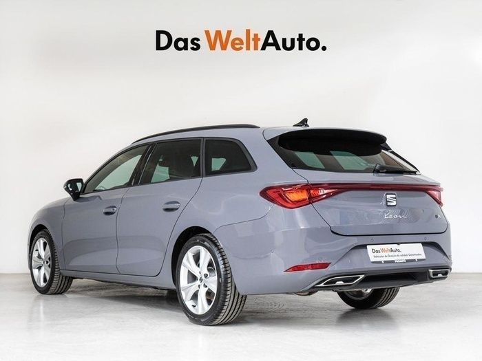 Gris Nuevo 2024 Seat Leon ST FR Familiar | 30.500 € (Caro) - Imagen 1/4