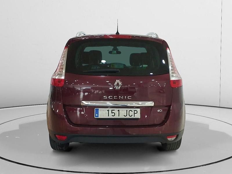Usado Renault Grand Scénic III Bose Edition 131 CV (96 kW) 2015 Rojo Monovolumen
