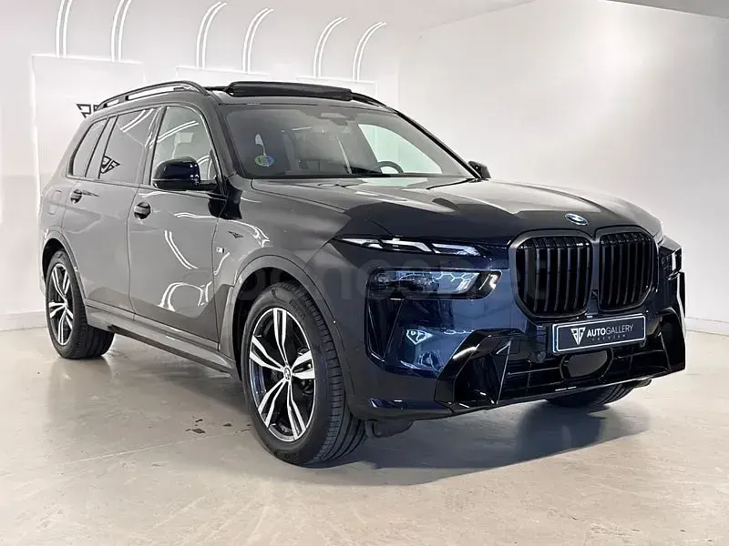 Usado BMW X7 Comfort Edition 352 CV (258 kW) 2025 Negro SUV