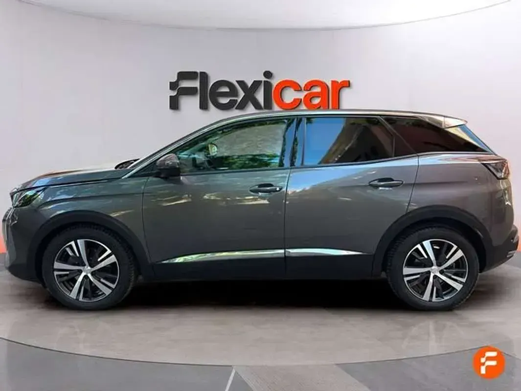 Usado Peugeot 3008 Active 131 CV (96 kW) 2021 Gris SUV