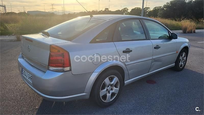 Usado Opel Vectra Elegance 120 CV (88 kW) 2008 Gris / plata Berlina