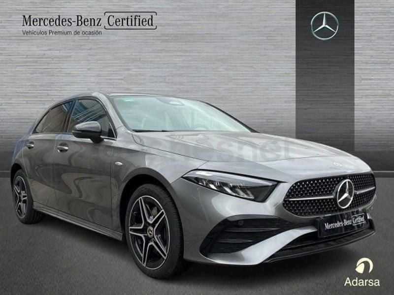 Nuevo Mercedes A250 AMG line 218 CV (160 kW) 2025 Gris / plata Berlina