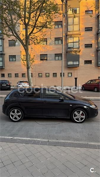 Używany Seat Leon Sport 140 KM (102 kW) 2006 Czarny Hatchback
