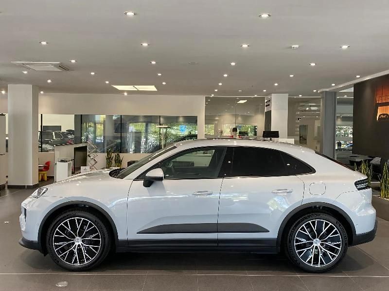 Nuevo Porsche Macan 300 kW (408 CV) 2025 Gris/plata SUV