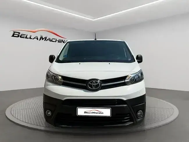 Usado Toyota Proace 100 kW (136 CV) 2022 Blanco Monovolumen