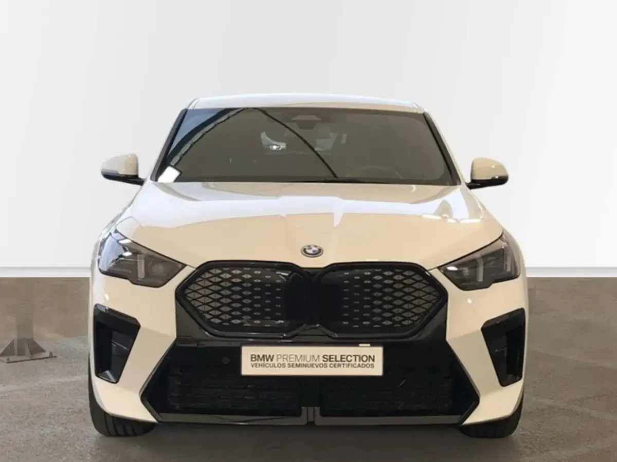 Usado BMW iX2 Comfort Edition 230 kW (313 CV) 2025 Blanco SUV