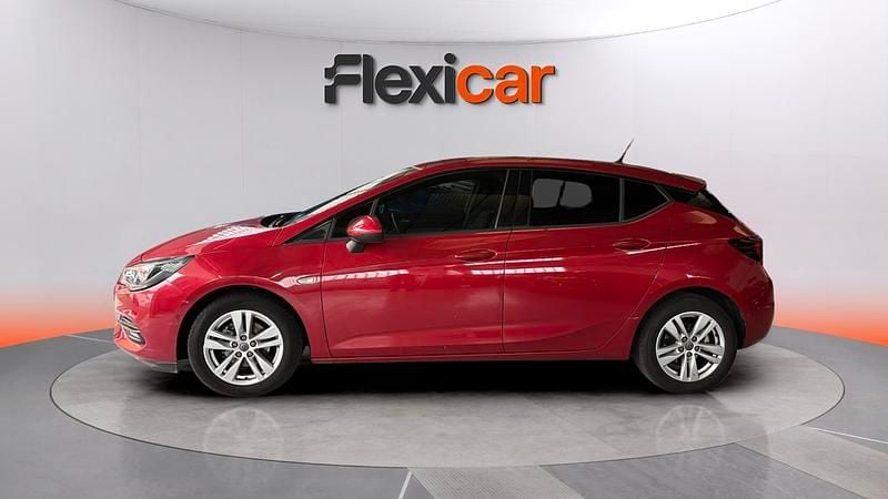 Usado Opel Astra Elegance 122 CV (89 kW) 2020 Rojo Berlina