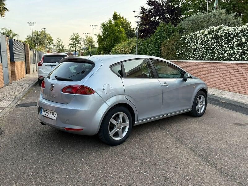 Usado Seat Leon Reference 105 CV (77 kW) 2006 Gris / plata Utilitario