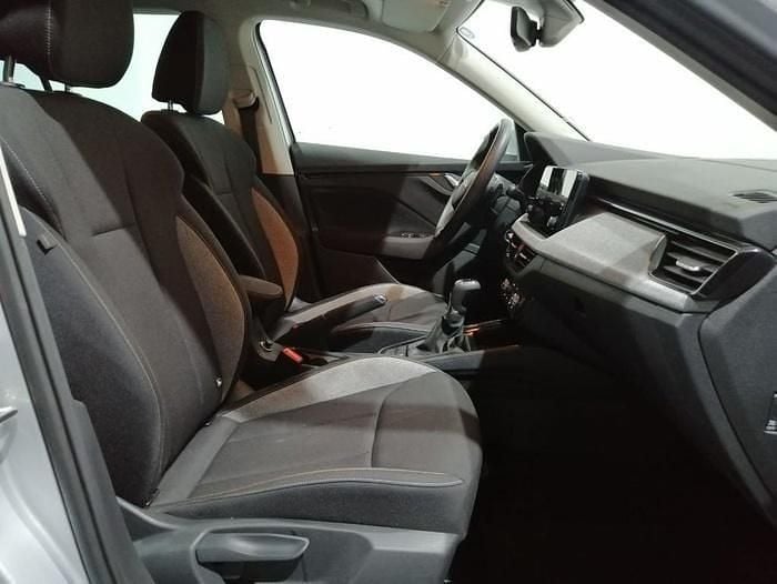 Usado Skoda Kamiq Selection 115 CV (84 kW) 2025 Gris / plateado SUV