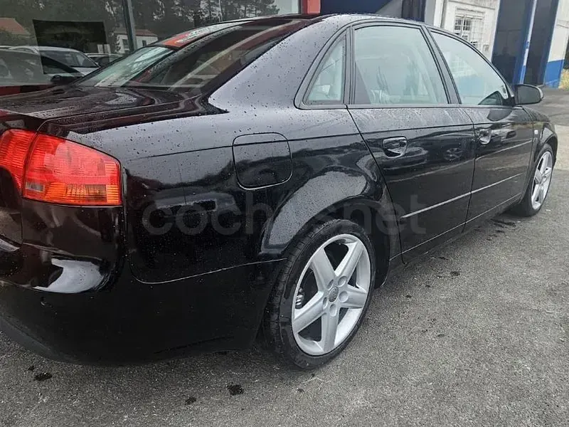 Usado Audi A4 140 CV (102 kW) 2006 Negro Berlina