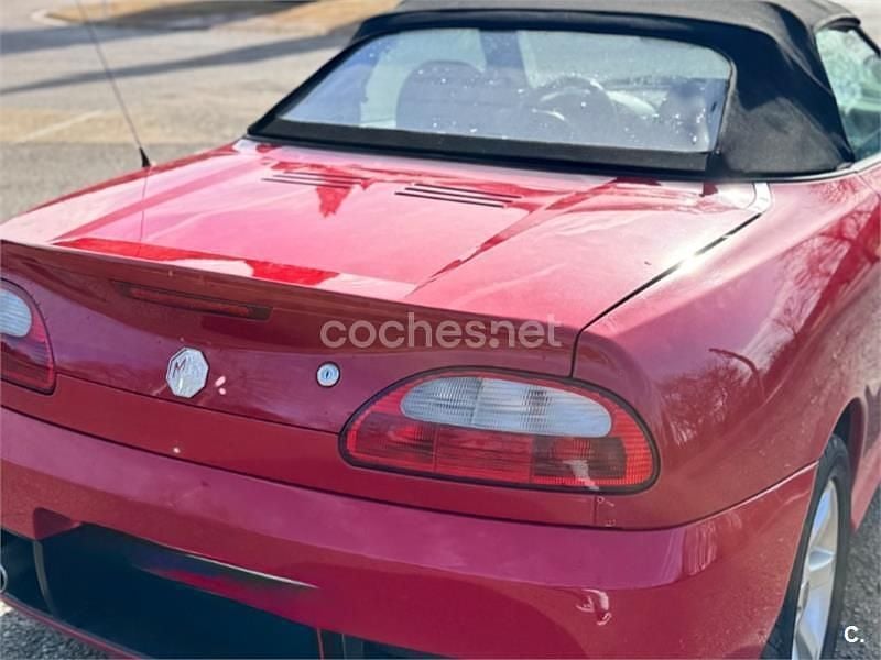 Usado MG TF 136 CV (100 kW) 2004 Rojo Descapotable