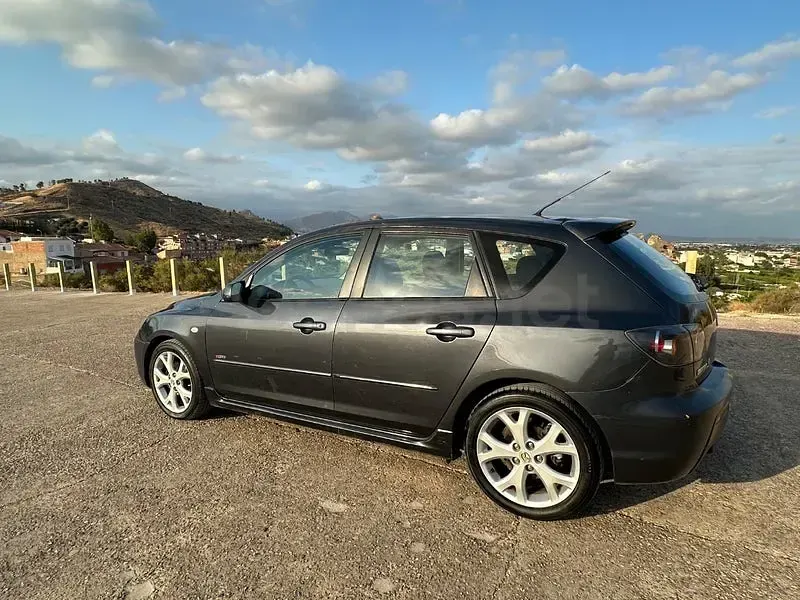 Usado Mazda 3 Active 109 CV (80 kW) 2008 Gris / plata Berlina