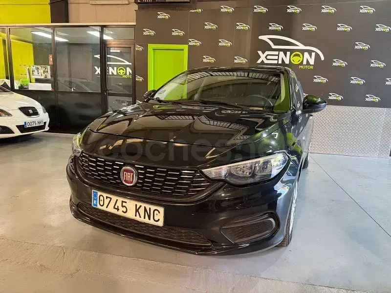 Usado Fiat Tipo Easy 120 CV (88 kW) 2018 Negro Berlina