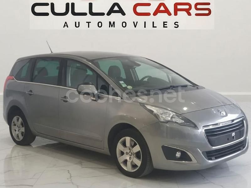 Gris / plata Usado 2016 Peugeot 5008 Active Monovolumen | 11.499 € (Caro) - Imagen 1/4