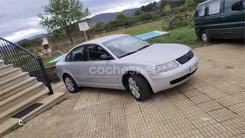 Używany VW Passat Highline 150 KM (110 kW) 1999 Szary Sedan/Limuzyna