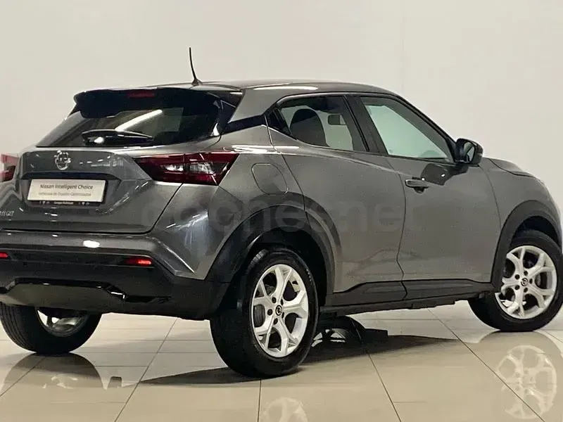 Usado Nissan Juke Acenta 114 CV (83 kW) 2021 Gris / plata SUV
