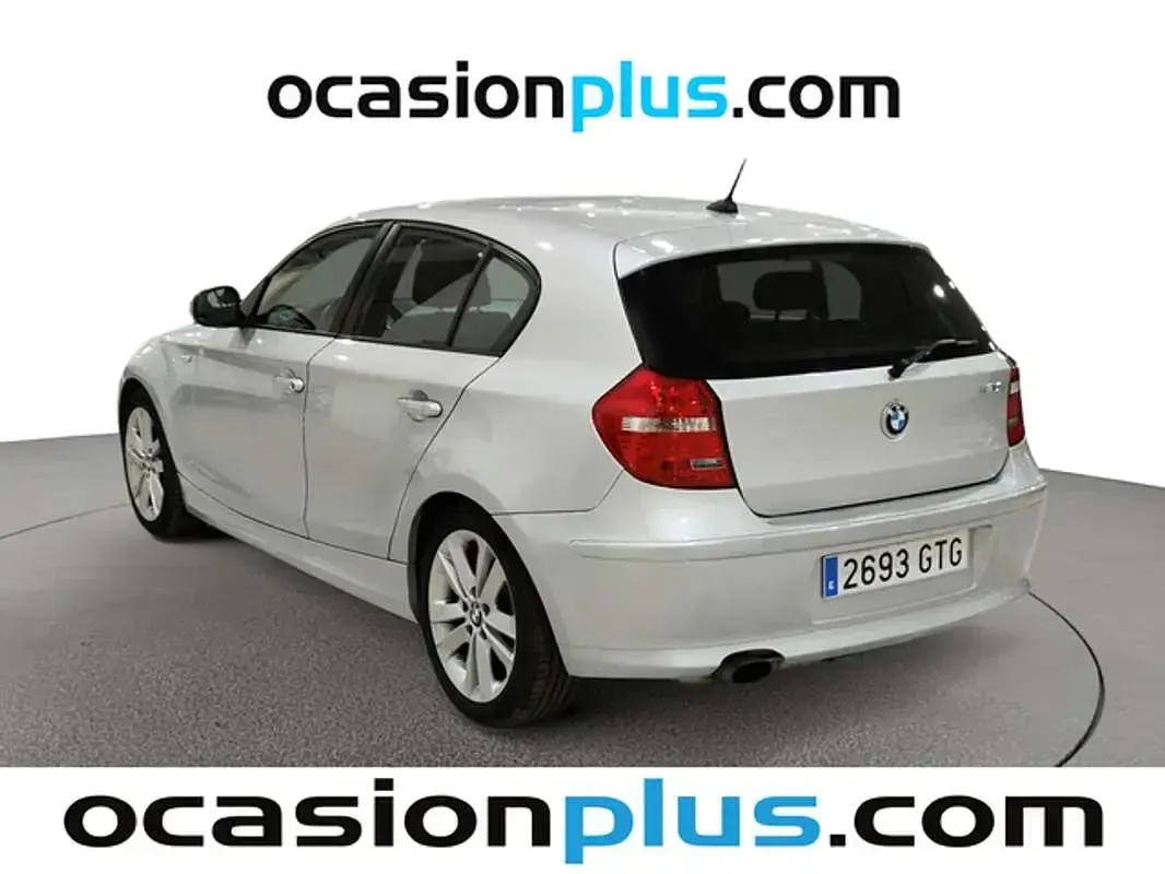 Usado BMW 120 170 CV (125 kW) 2010 Plateado Utilitario