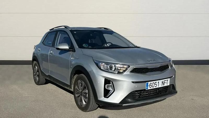 Usado Kia Stonic 100 HP (73 kW) 2025 Cinzento SUV