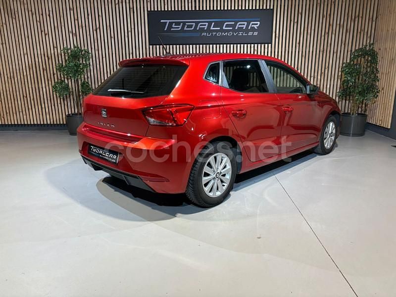 Usado Seat Ibiza Style 80 CV (58 kW) 2018 Rojo Berlina