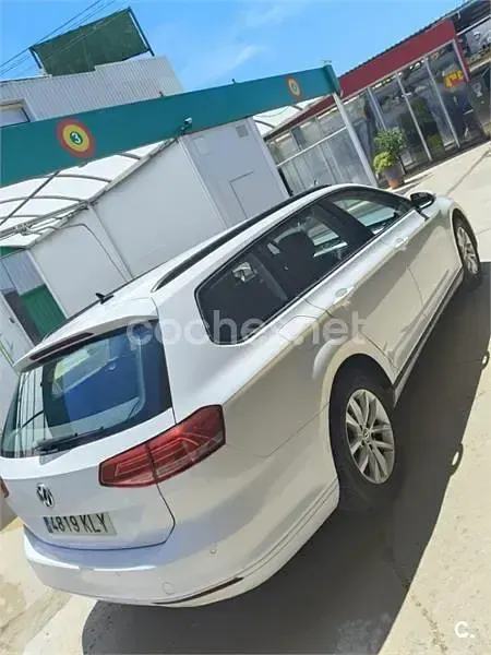 Usado VW Passat Advance 120 CV (88 kW) 2018 Blanco Familiar