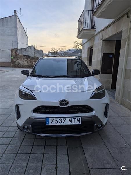Blanco Usado 2024 Toyota Yaris Cross Edition SUV | 28.500 € - Imagen 1/4
