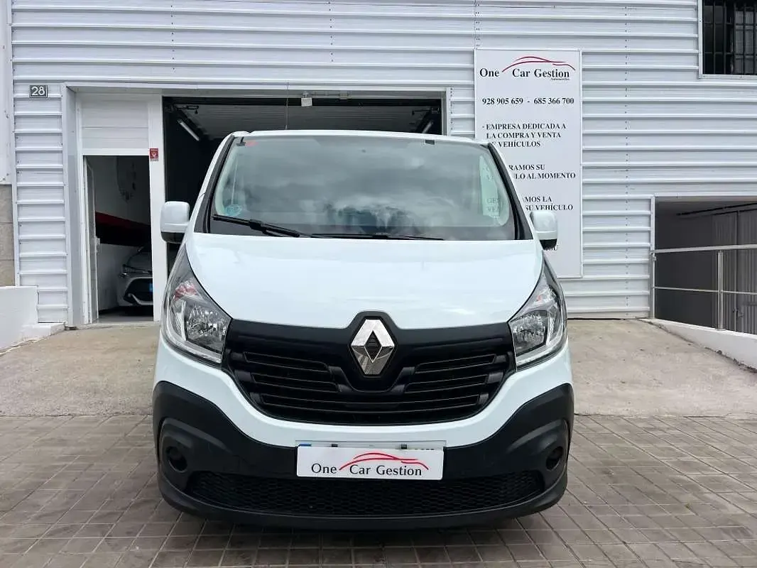 Usado Renault Trafic 95 CV (69 kW) 2018 Blanco Monovolumen