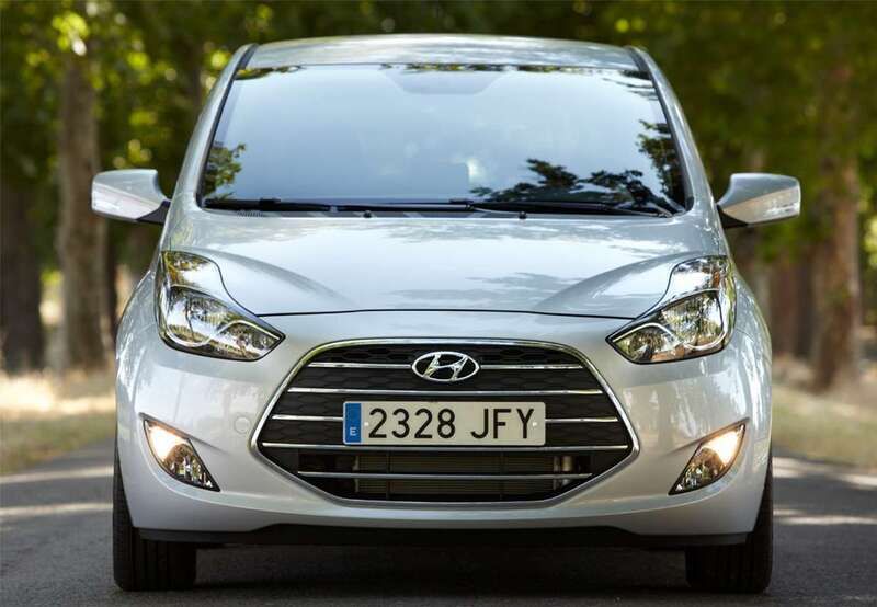 Gris Usado 2014 Hyundai ix20 Comfort Monovolumen | 7900 € (Precio justo) - Imagen 1/4
