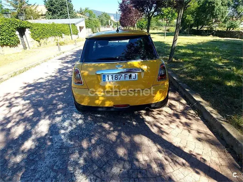 Usado Mini ONE 90 CV (66 kW) 2007 Amarillo Utilitario