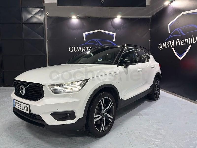 Begagnad Volvo XC40 R-Design 262 HK (192 kW) 2021 Vit SUV