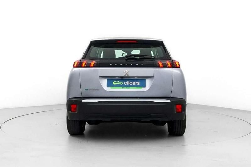 Usado Peugeot e-2008 Active 100 kW (136 CV) 2022 Plateado SUV