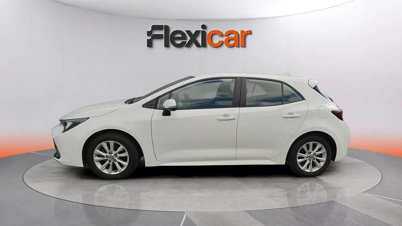Usado Toyota Corolla Active 140 CV (102 kW) 2024 Blanco Berlina