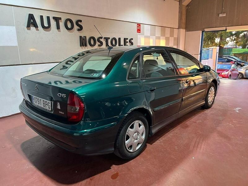 Usado Citroën C5 110 CV (80 kW) 2001 Verde Berlina