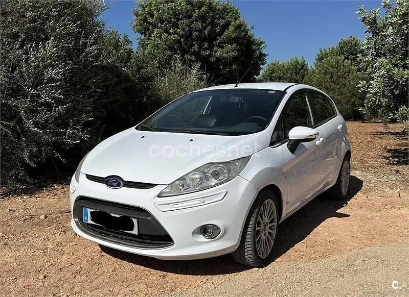 Usado Ford Fiesta Titanium 95 CV (69 kW) 2011 Blanco Berlina