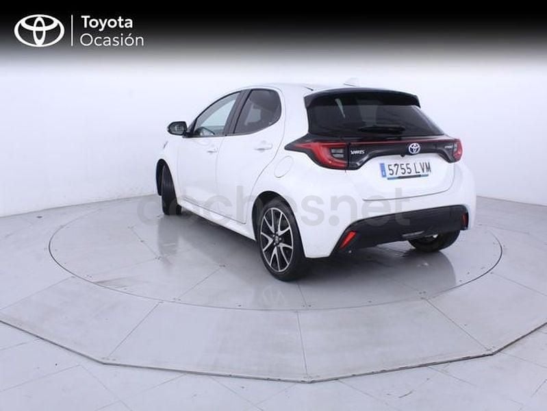 Usado Toyota Yaris Hybrid Style 116 CV (85 kW) 2021 Blanco Berlina