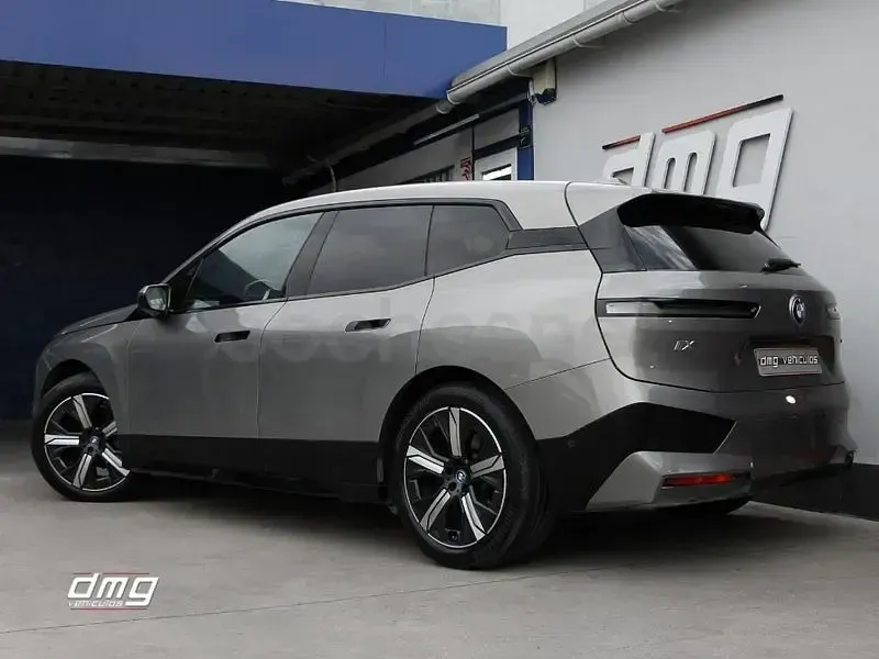 Używany BMW iX Comfort Edition 239 kW (326 KM) 2023 Eléctrico SUV