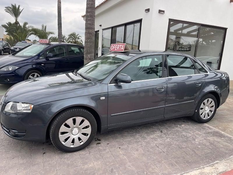 Usado Audi A4 140 CV (102 kW) 2007 Gris / plata Berlina
