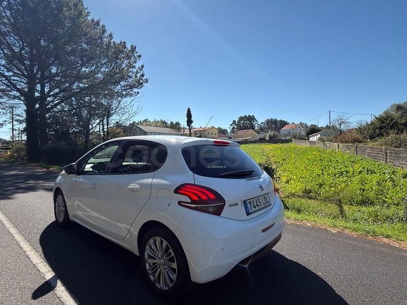 Usado Peugeot 208 Active 99 CV (72 kW) 2019 Blanco Utilitario