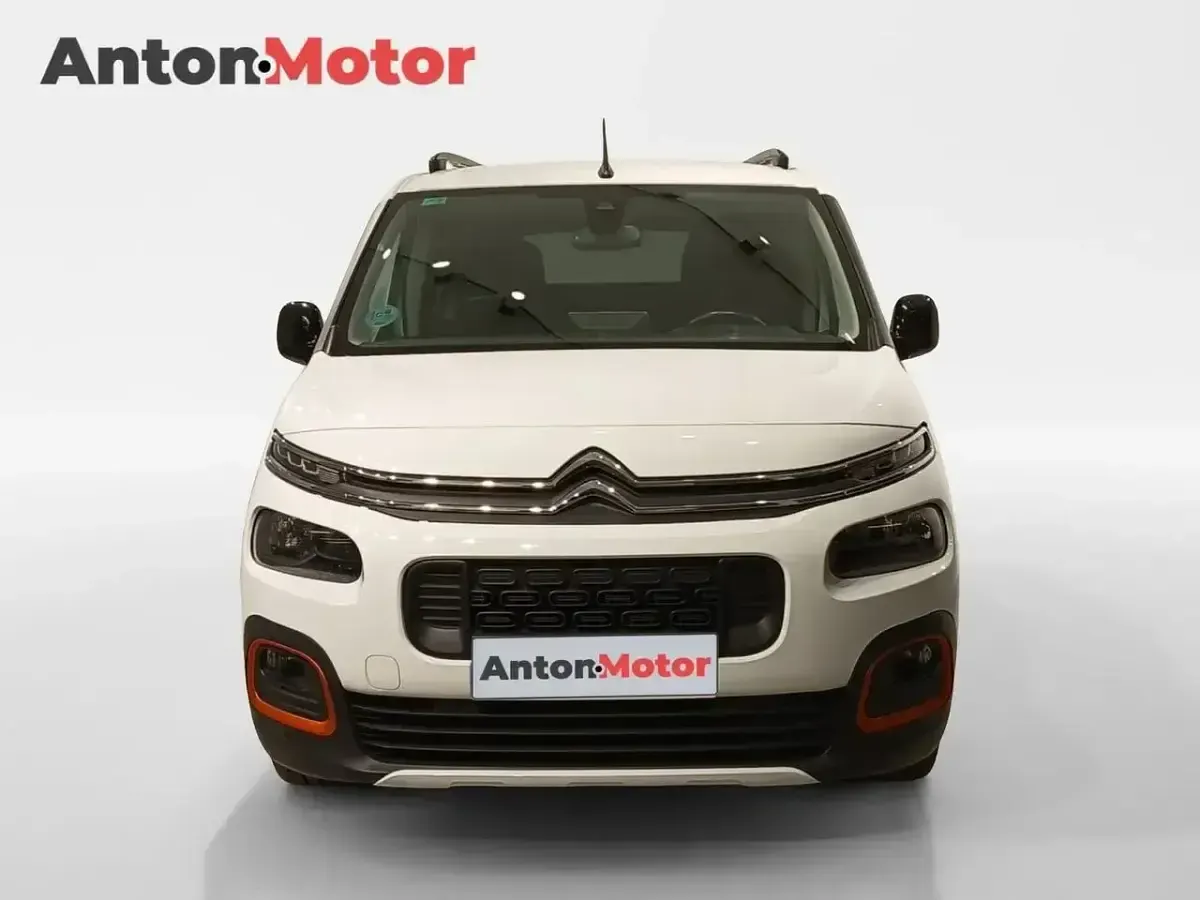 Usado Citroën Berlingo Shine 102 CV (75 kW) 2022 Blanco Monovolumen