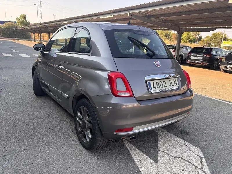 Usado Fiat 500 Lounge 69 CV (50 kW) 2016 Gris / plata Berlina