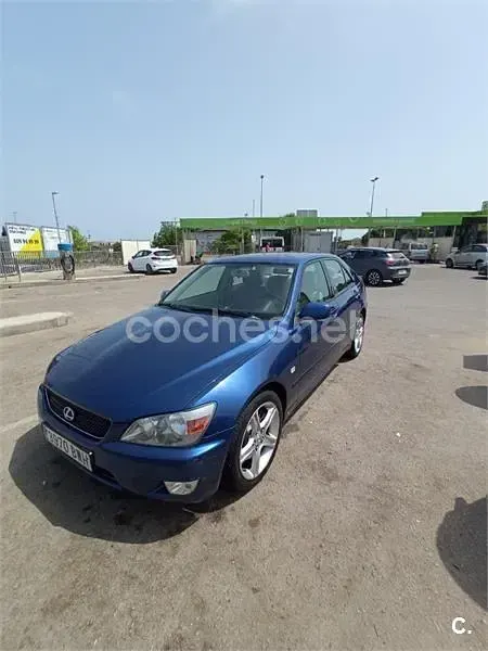 Usado Lexus IS200 Luxury Line 155 CV (114 kW) 2002 Azul Berlina