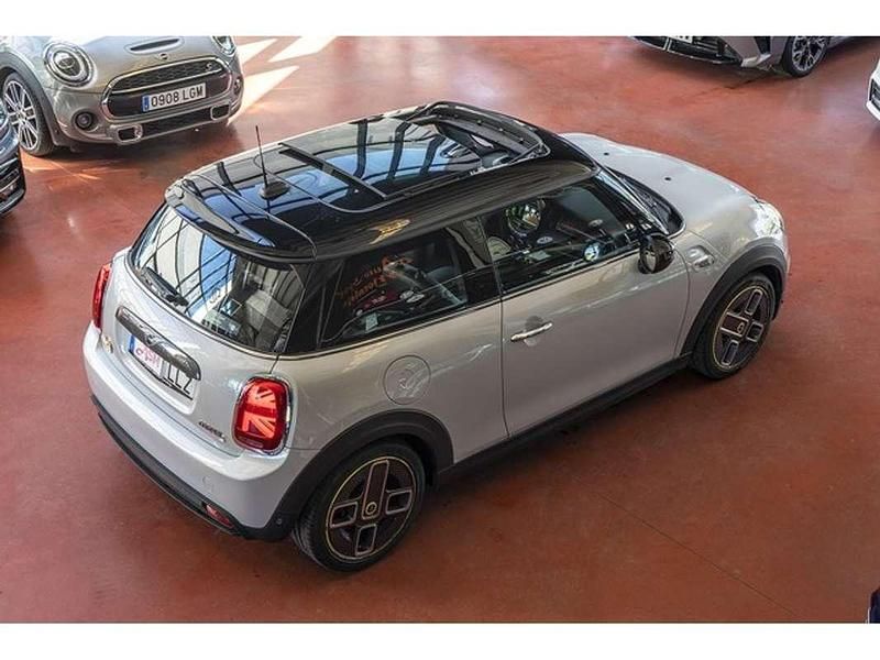 Usado Mini Cooper SE 135 kW (184 CV) 2020 Plateado Utilitario